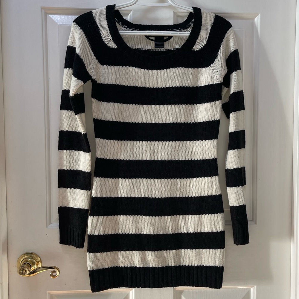 Red Paint Sweater Black and Cream Striped Junior’s M